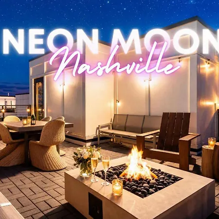 Luxe 4br Retreat With Rooftop Fire Pit & Garage Holiday home