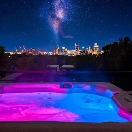 Retreat With Hot Tub & Private Garage Nashville