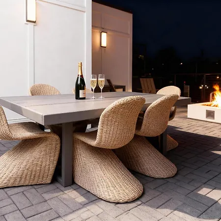 Rooftop Fire Pit & Skyline Views Near Broadway Nashville