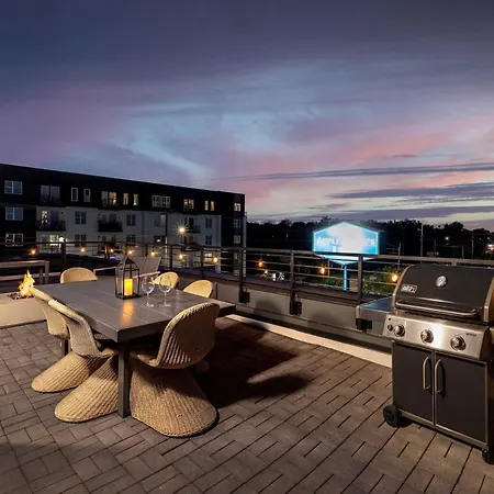 Luxe 4br Retreat With Rooftop Fire Pit & Garage Nashville