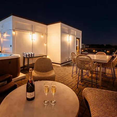 Luxe Group With Hot Tub & Rooftop Lounge Holiday home Nashville