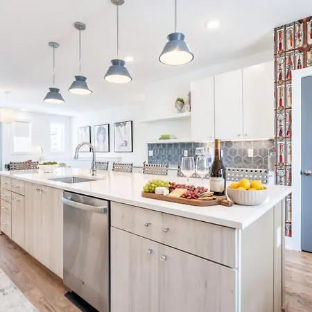 Luxe 4br Retreat With Hot Tub & Skyline Deck *