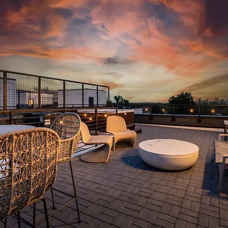 Escape With Skyline Deck And Hot Tub Holiday home