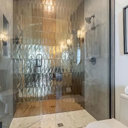 Luxe 4br Retreat With Rooftop Fire Pit & Garage Holiday home Nashville