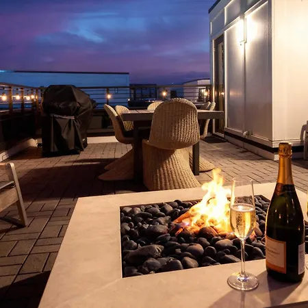 Two Luxury Homes Hot Tub Fire Pit Views Holiday home Nashville