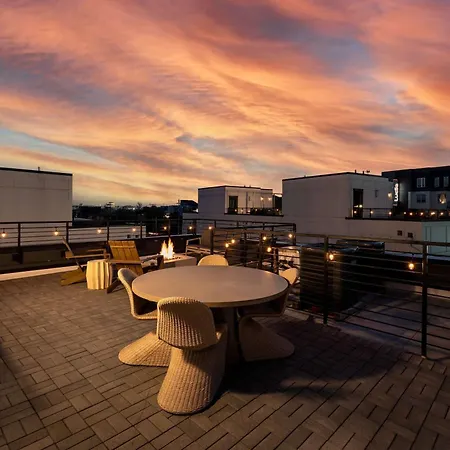 Rooftop Fire Pit Lounge Skyline Dt Nash Views * Nashville