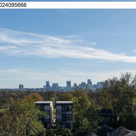 Rooftop Hot Tub & Skyline Views Near Broadway