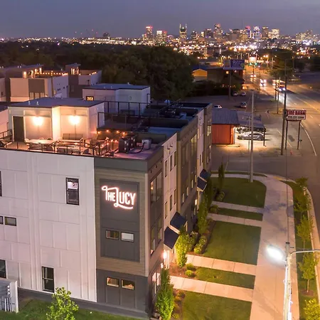 Rooftop Hot Tub & Skyline Views Near Broadway