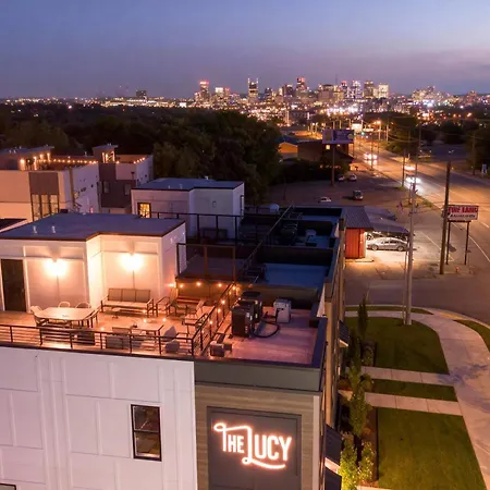Holiday home Rooftop Hot Tub & Skyline Views Near Broadway