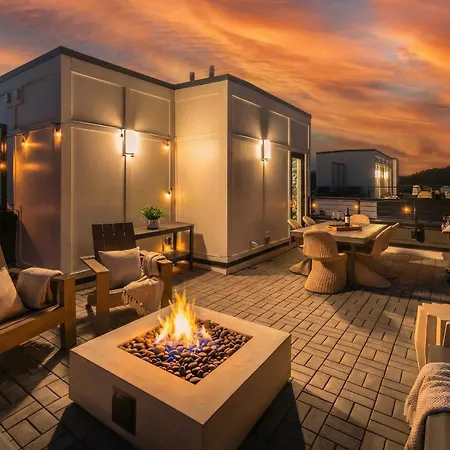 Luxe 4br With Fire Pit Grill And Views Holiday home Nashville