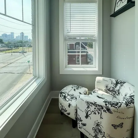 Friends In Skyline Places, 10 Min To Broadway, Perfect For Groups Holiday home Nashville