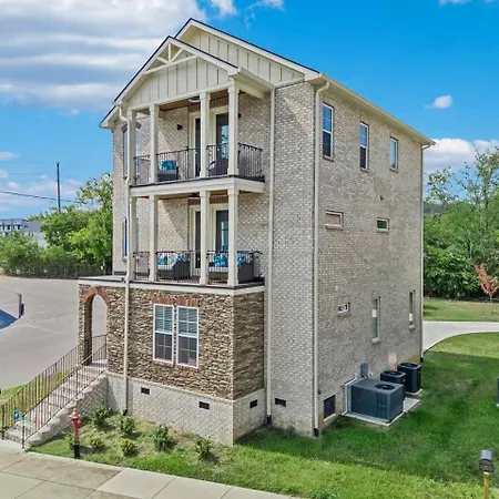 Friends In Skyline Places, 10 Min To Broadway, Perfect For Groups * Nashville