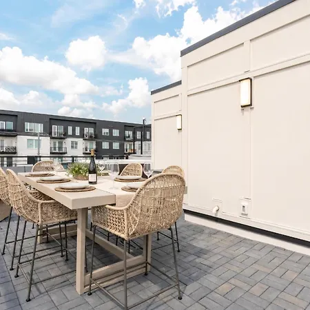 Luxe 4br Retreat With Hot Tub & Skyline Deck