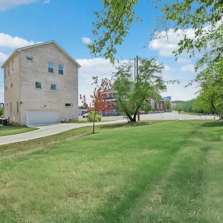 Friends In Skyline Places, 10 Min To Broadway, Perfect For Groups Nashville