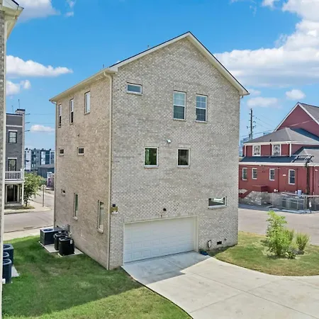 Holiday home Friends In Skyline Places, 10 Min To Broadway, Perfect For Groups Nashville