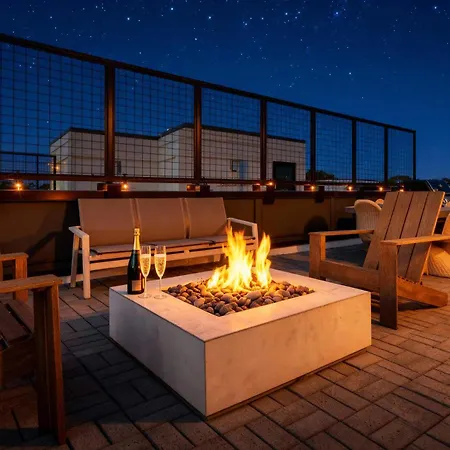 8br Rooftops With Hot Tub Fire Pit Skyline Views Holiday home