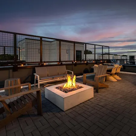 Holiday home 8br Rooftops With Hot Tub Fire Pit Skyline Views