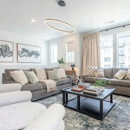 Luxe 4br With Fire Pit Grill And Views Holiday home
