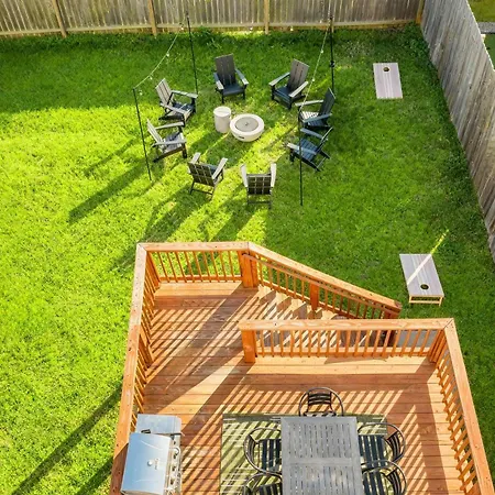 Game Balcony Backyard Near Downtown Nash Nashville