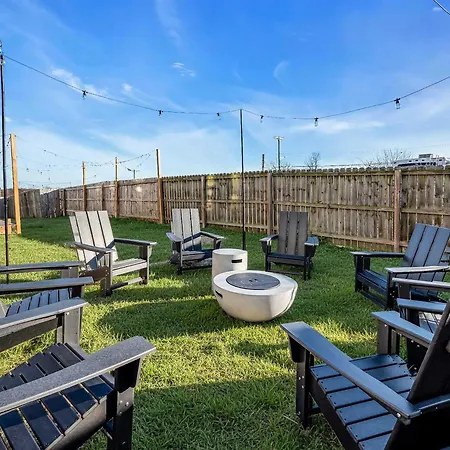 Game Balcony Backyard Near Downtown Nash * Nashville