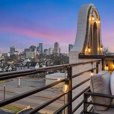 2 Homes! Broadway Views, Rooftops & Karaoke