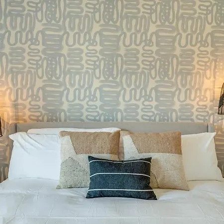 Boho West - West End - 3 Mins To Broadway *