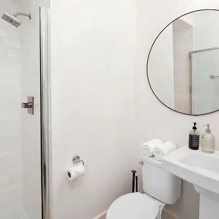 King 3br Retreat & 2-car Garage East