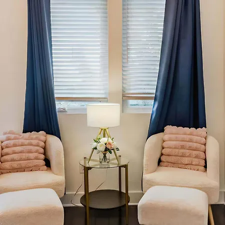 Rooftop Views & Patio Lounge Near Downtown * Nashville