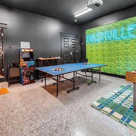 Private Pool Game Compound Minutes To Broadway