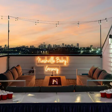 Downtown Hangout With Hot Tub Holiday home *