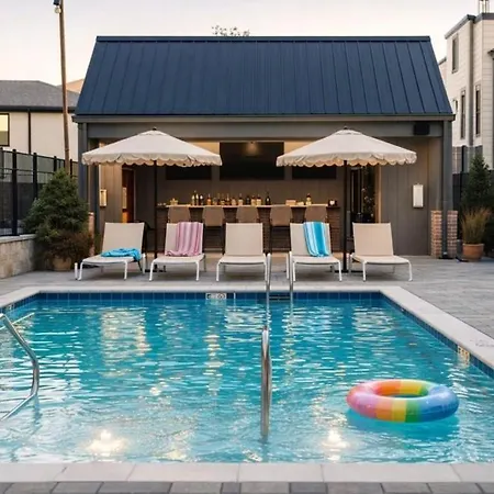 Family Escape | Pool, Sauna & Epic Bunk Nashville