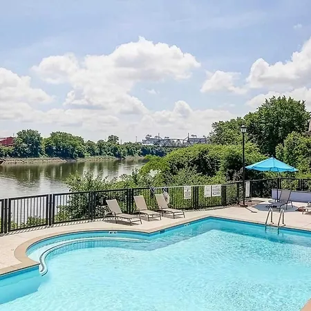 Flow - Pool - River Views - Mins To Broadway Holiday home