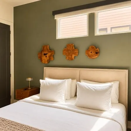 The Amenities | Heated Pool | 7 Mins-broadway Nashville