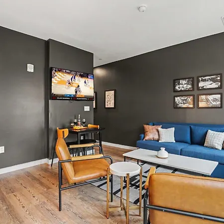 Nocturne - Pool & Gym - Mins To Broadway Holiday home