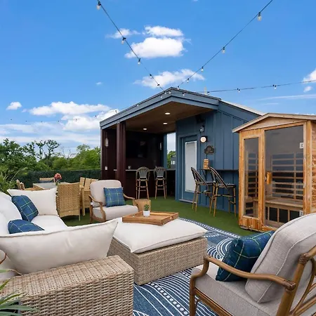 Old Hawai'i Hale Holiday home Nashville