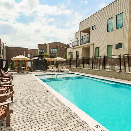 Noa | Pool, Sauna, Cold Plunge, Firepit Nashville