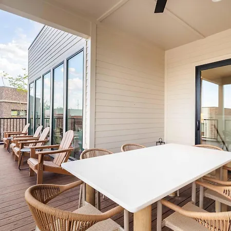 Noa | Pool, Sauna, Cold Plunge, Firepit Nashville