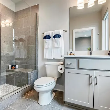 3 Townhomes Hot Tub & Rooftop Decks * Nashville