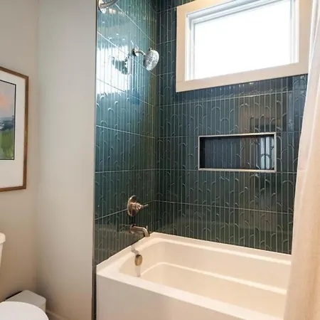 Heated Pool + Hot Tub + Sauna • 7 Min To Broadway Nashville