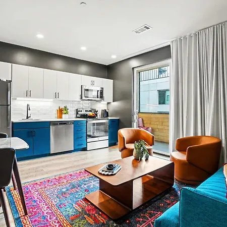 Nocturne - Pool & Gym - Mins To Broadway Holiday home Nashville