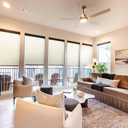 Heated Pool + Hot Tub + Sauna • 7 Min To Broadway Holiday home Nashville