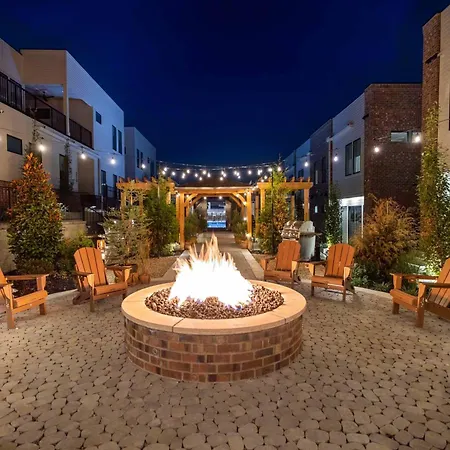 Heated Pool, Sauna & Firepit | Walk To Live Music