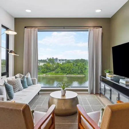 Luxury Downtown Riverview With Garage And Two Balconies * Nashville