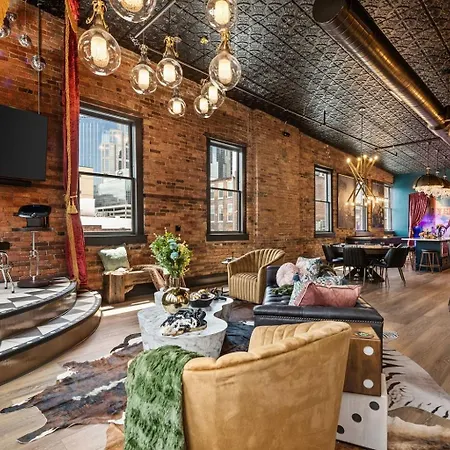 The Velvet Songbird Downtown Luxe Sleeps 24