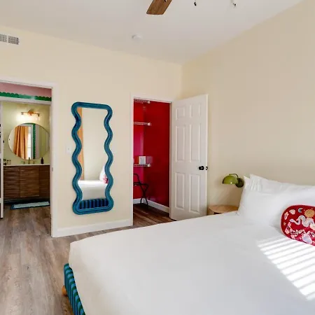 Colorful Escape Minutes From Broadway * Nashville