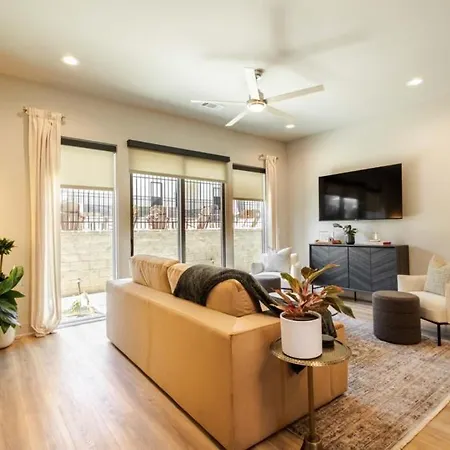Bachelorette Dream | 2 Units | 8 Kings + 8 Baths Nashville