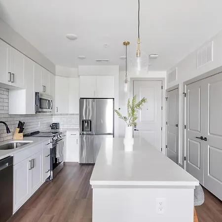 Landing Modern 2bd Gym Courtyard * Nashville