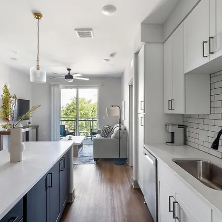 Landing Modern 2bd Gym Courtyard Nashville