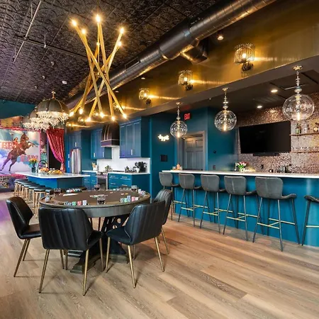 The Songbird-luxury Penthouse Steps To Broadway Holiday home Nashville