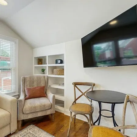Modern Downtown Escape Modern Decor Fast Wifi Nashville